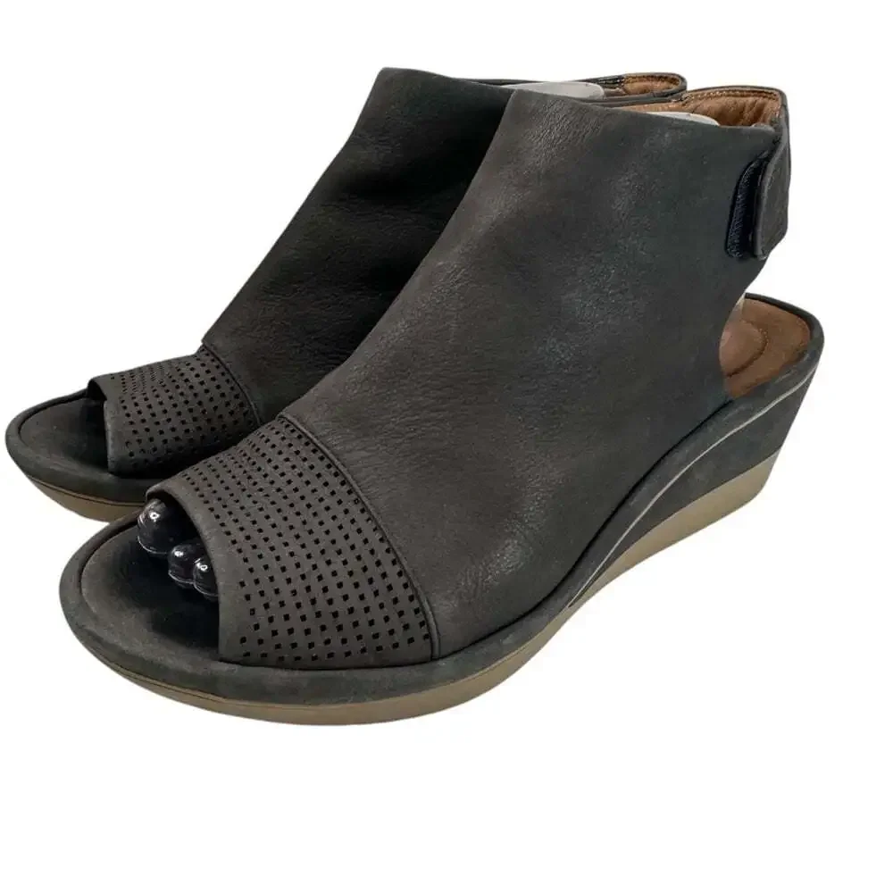 Clarks Unstructured Wynnmere Abie Grey Wedge Sandals Size 10 Cushioned Shoes